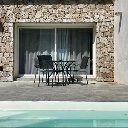 Дом отдыха Jolie Avec Piscine *