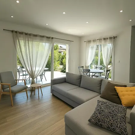 Holiday home Jolie Avec Piscine